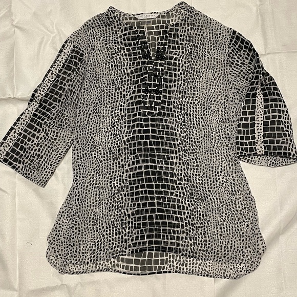 Peter Nygard Tops - Sheer black and white 1X Top Blouse